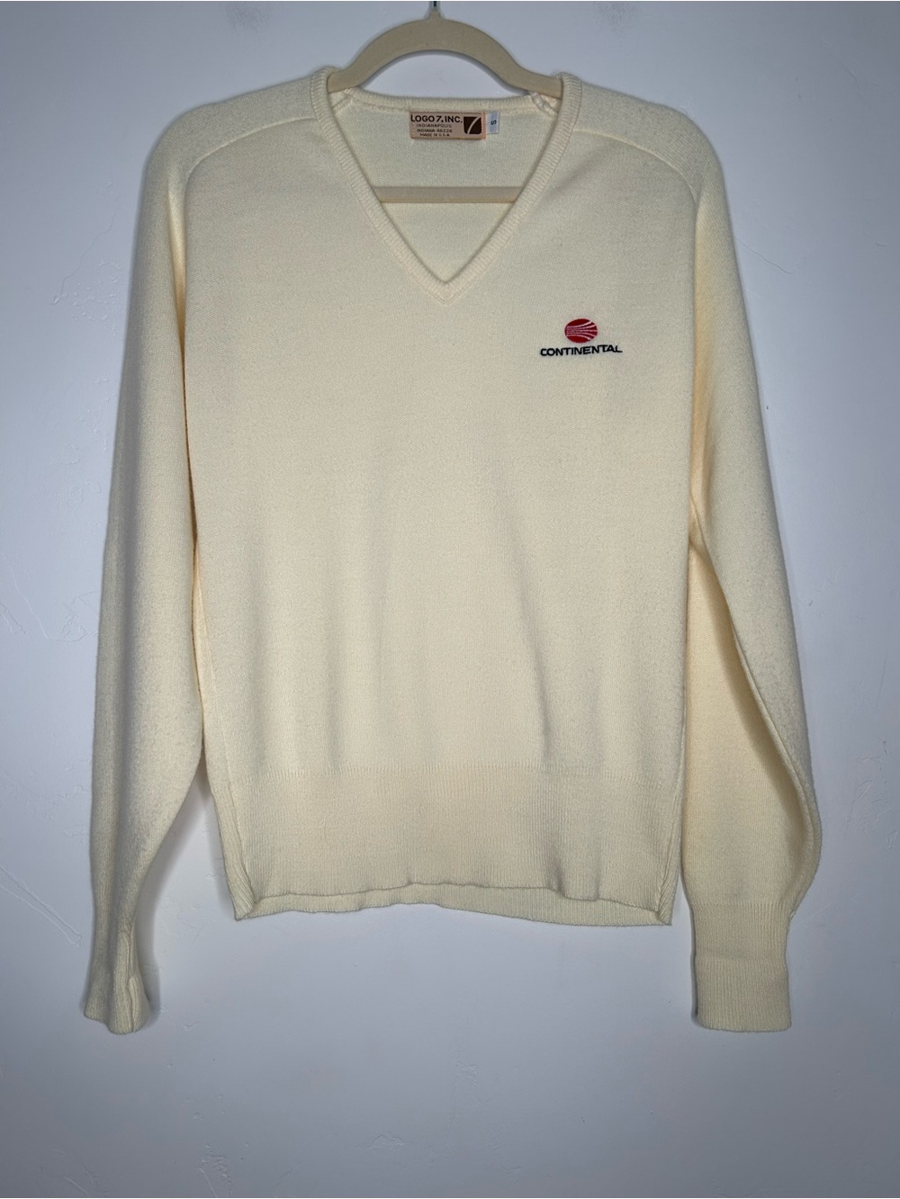 Vintage Continental Airlines‎ LOGO 7 Cream V Neck Knit Sweater Size Small Fall